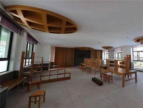 变色龙美术学校